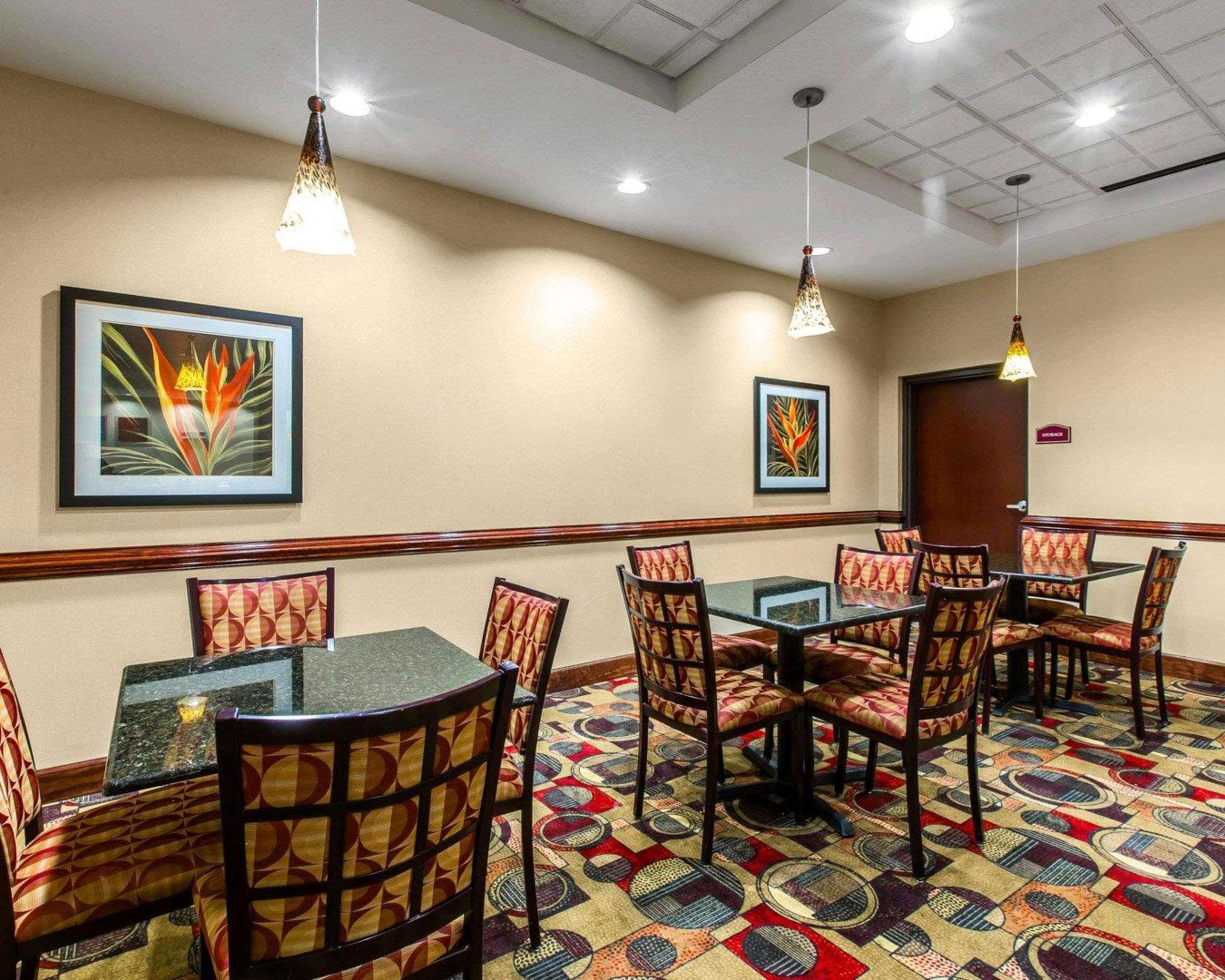 Comfort Suites Waycross Exterior photo