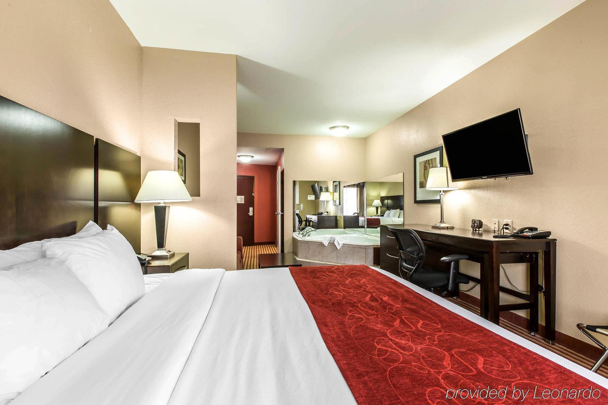 Comfort Suites Waycross Exterior photo